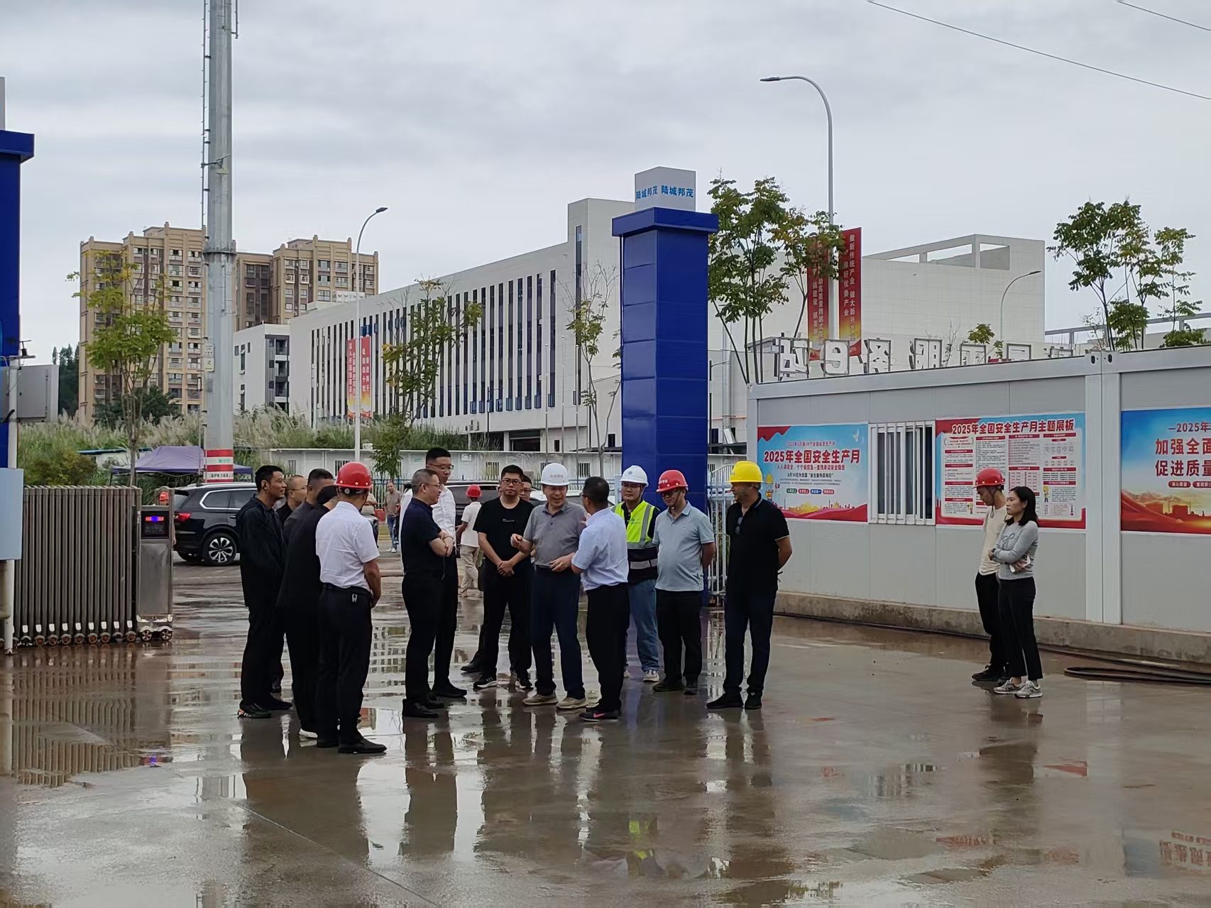 船山区委书记唐统 深入一线调研半导体项目建设工作